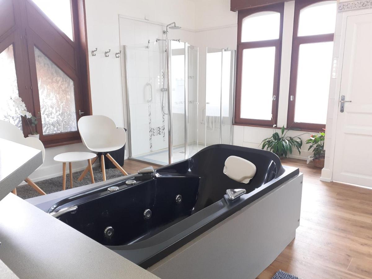 Le Manoir De La Mantille Caudry Luaran gambar