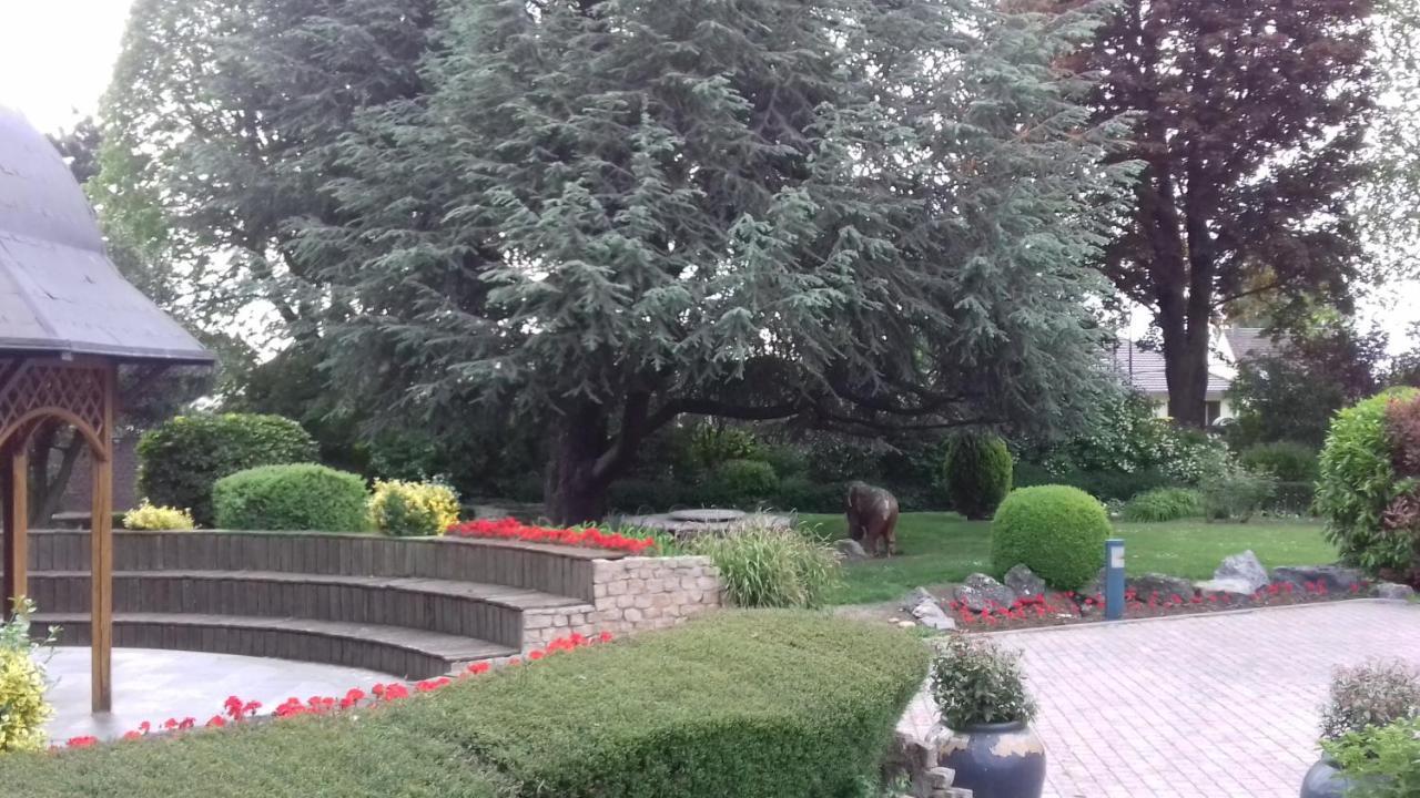 Le Manoir De La Mantille Caudry Luaran gambar